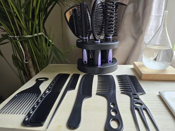 hairbrush and comb set