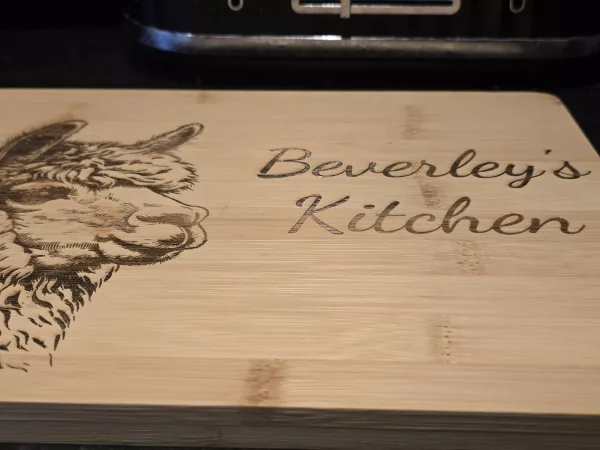 Alpaca Chopping Board with Personalisation Option - Image 10