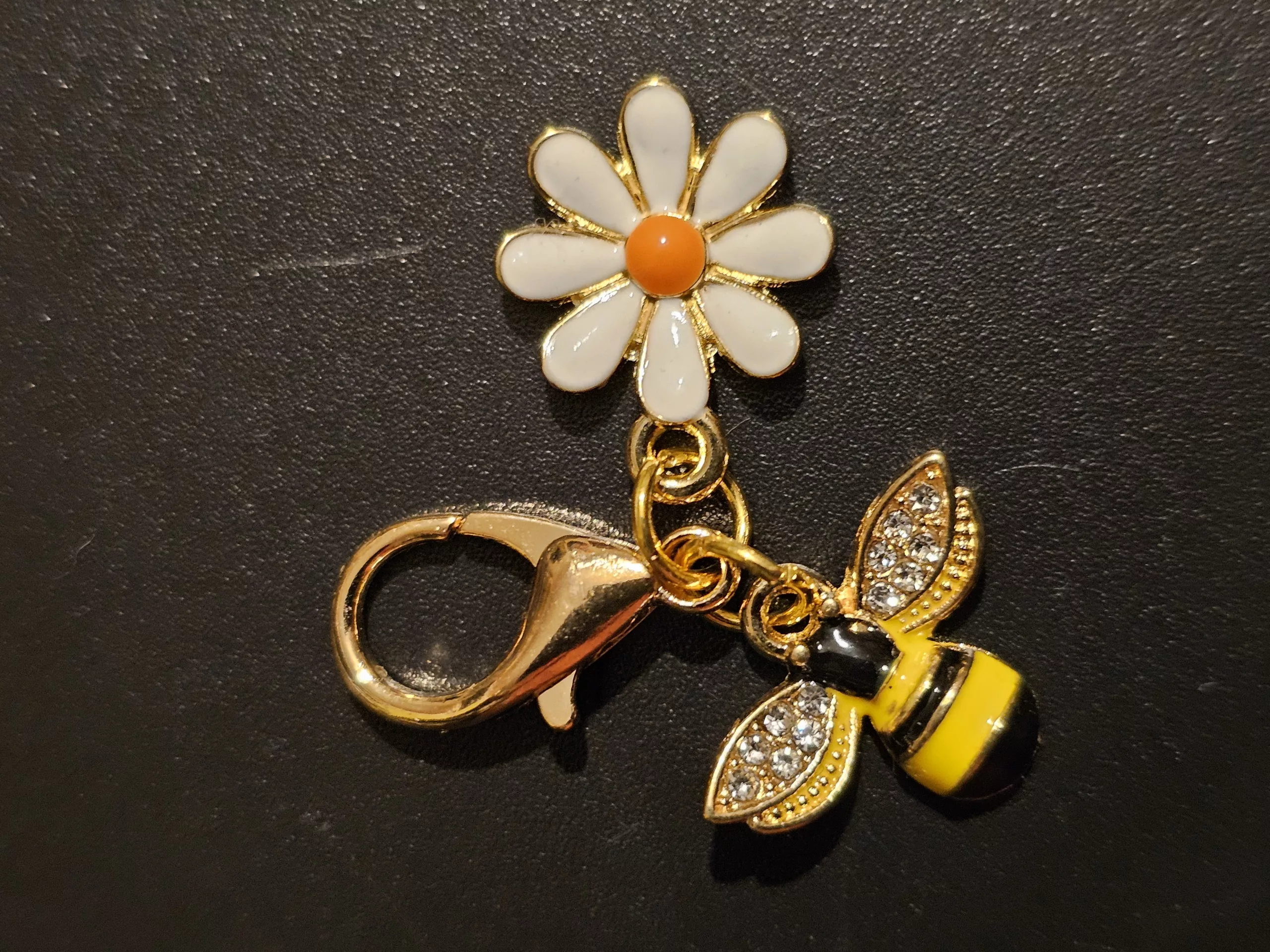 Bumble Bee and Diasy Zipper Charm - Bag Accessory - Image 4