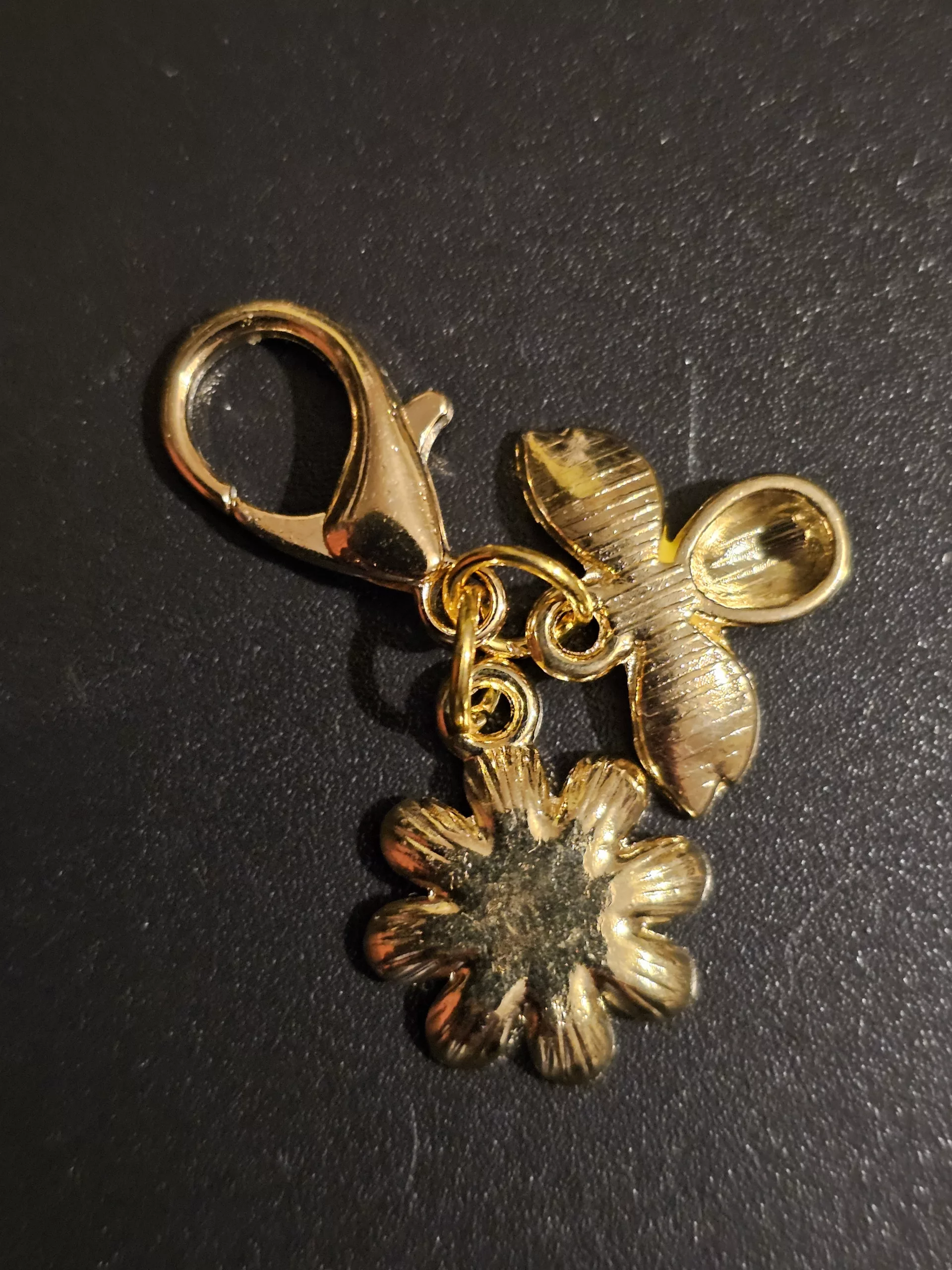 Bumble Bee and Diasy Zipper Charm - Bag Accessory - Image 3